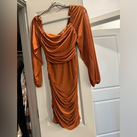 Ruched Bodycon dress, NWOT size small - Picture 1 of 5